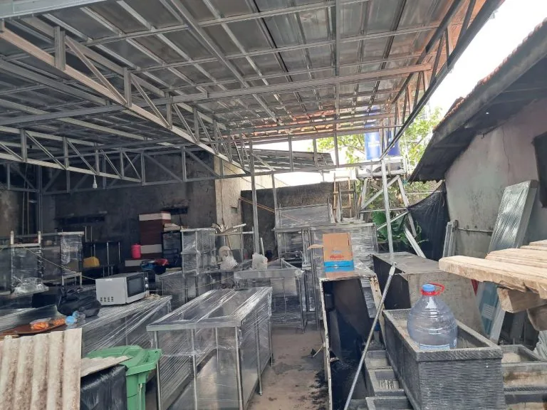 Gudang Bekas Dapuran, tempat penyimpanan peralatan dapur restoran